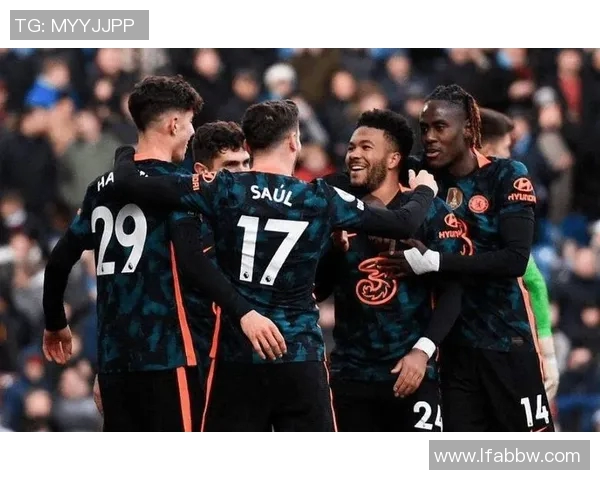 武汉篮球队在联合会杯中以94分稳居积分榜首位