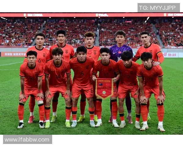 世预赛激战中国队迎战韩国队长沙掀起足球热潮球迷齐聚助威