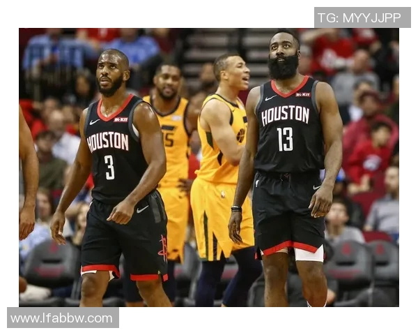 快船与火箭激战正酣文字直播全程回顾精彩瞬间与关键时刻分析