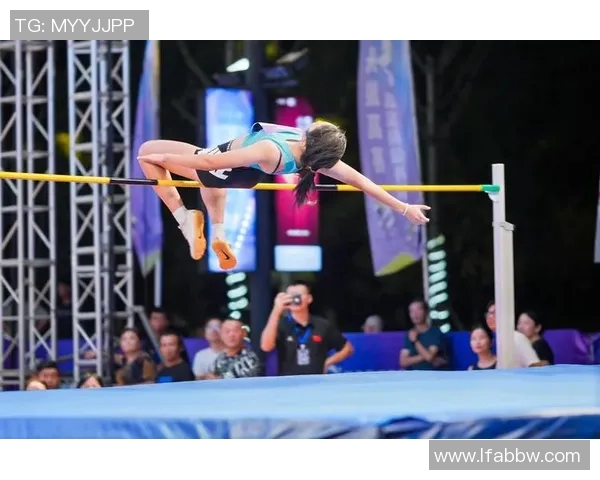 瓦伦比亚与尤文图斯激战正酣谁将赢得这场巅峰对决