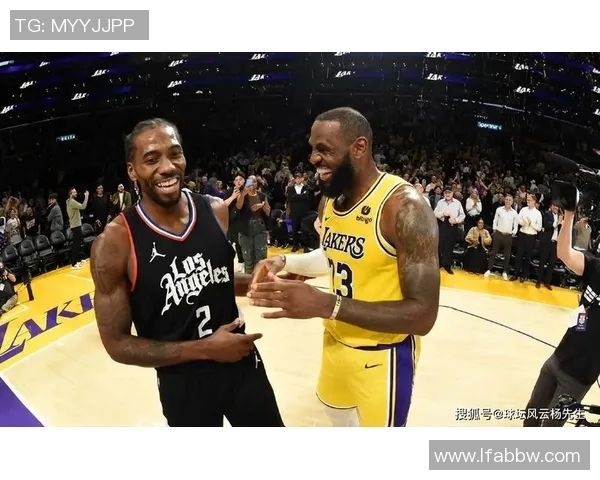 詹姆斯与伦纳德巅峰对决谁能在赛场上笑到最后