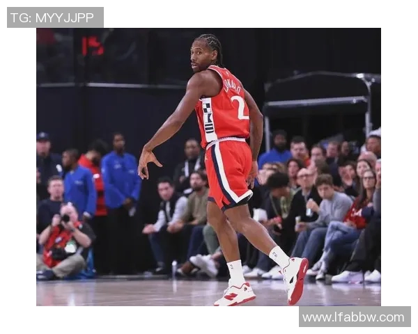 莱昂纳德缺席引发热议快船队因轮休遭到联盟警告