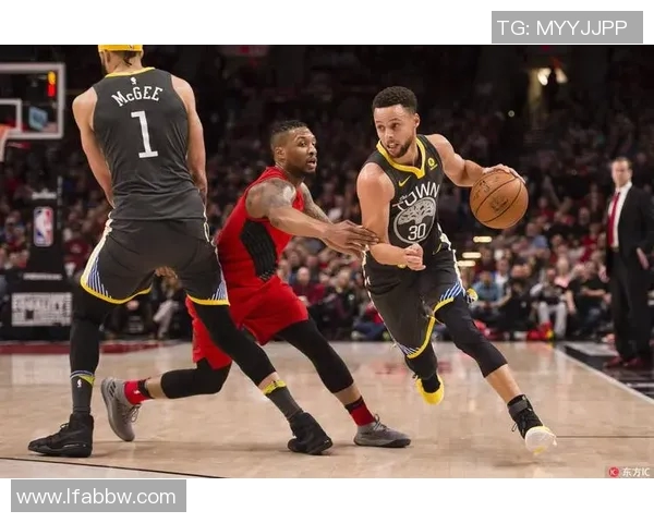 雷霆与开拓者对决精彩回顾及赛后分析展望未来比赛走势