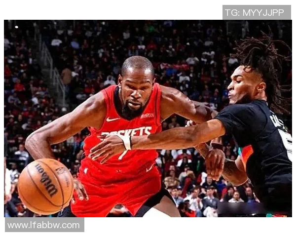 火箭与马刺激战12月23日NBA赛场精彩对决引发球迷热议