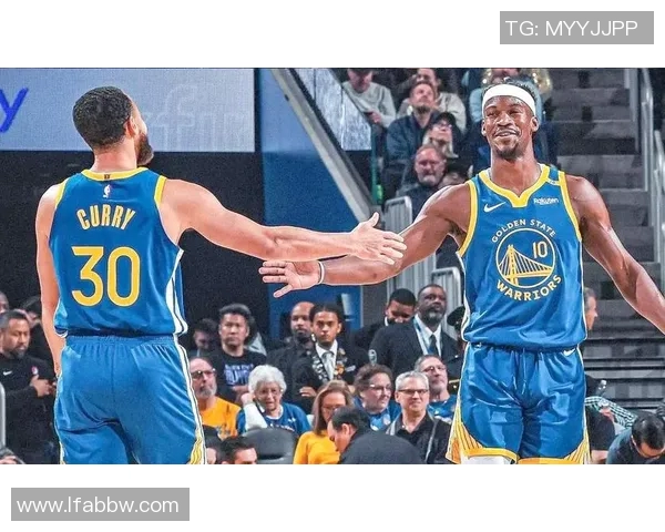 1月6日勇士对决强敌期待精彩对抗与球员表现的巅峰时刻 1月6日勇士对决强敌期待精彩对抗与球员表现的巅峰时刻